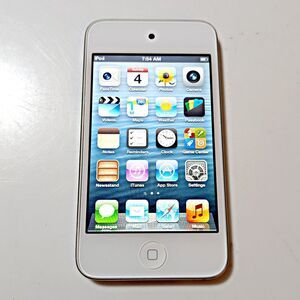 iPod Touch 4th Gen 16 GB White - Incredibly Good Condition on Back - @LOOK@